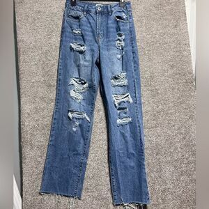 Rue 21 Woman’s High Rise Distressed Mom Jeans Medium Wash Size 6